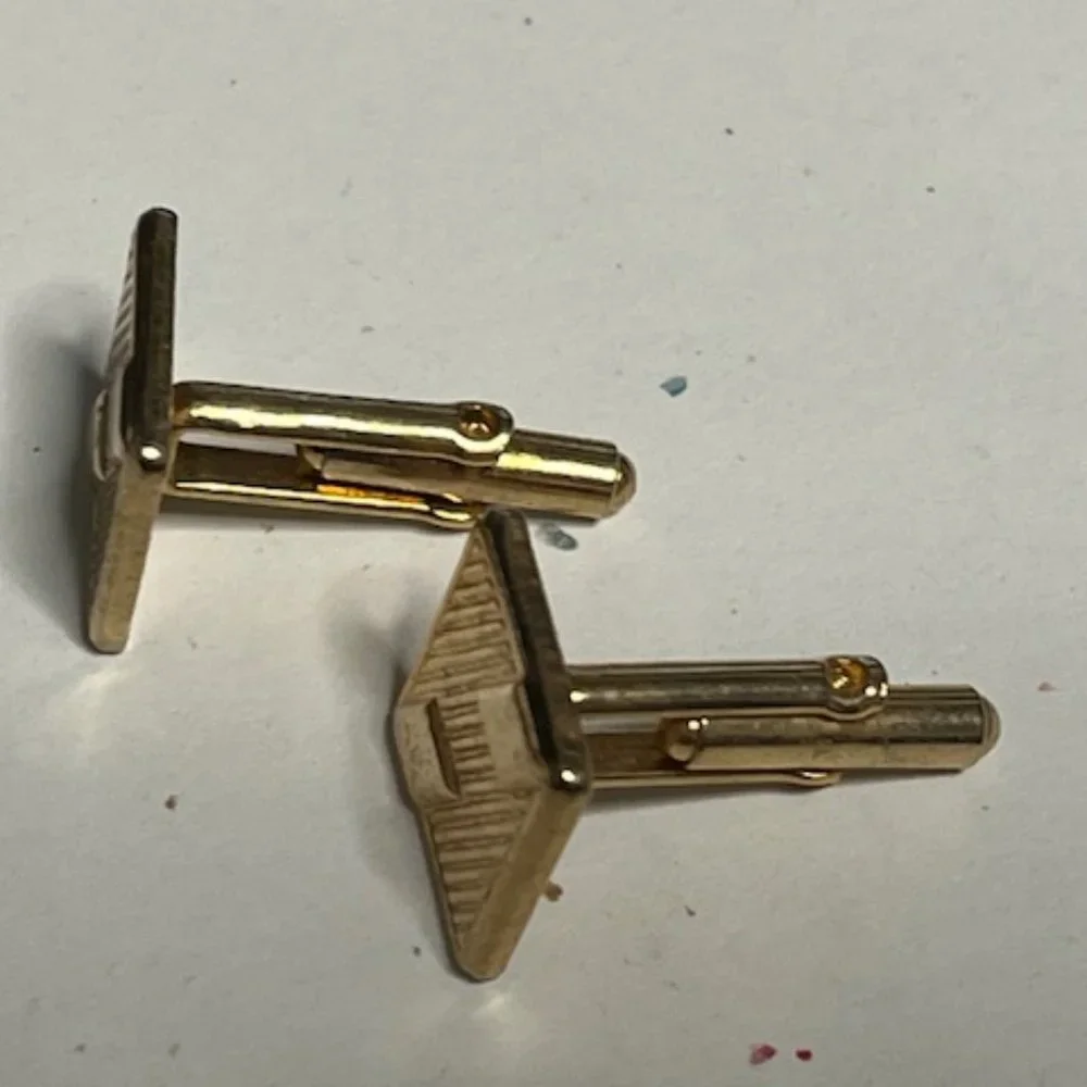VTG Gold Tone Square Shaped Ribbon Style Cuff Links Retro Gift